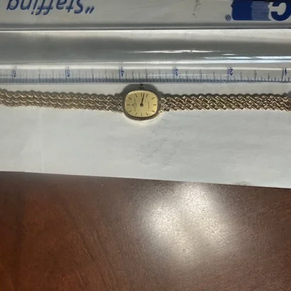 BAUME & MERCIER SWISS MADE VINTAGE 14K YELLOW GOLD OVAL QUARTZ WRIST. - Picture 5 of 5